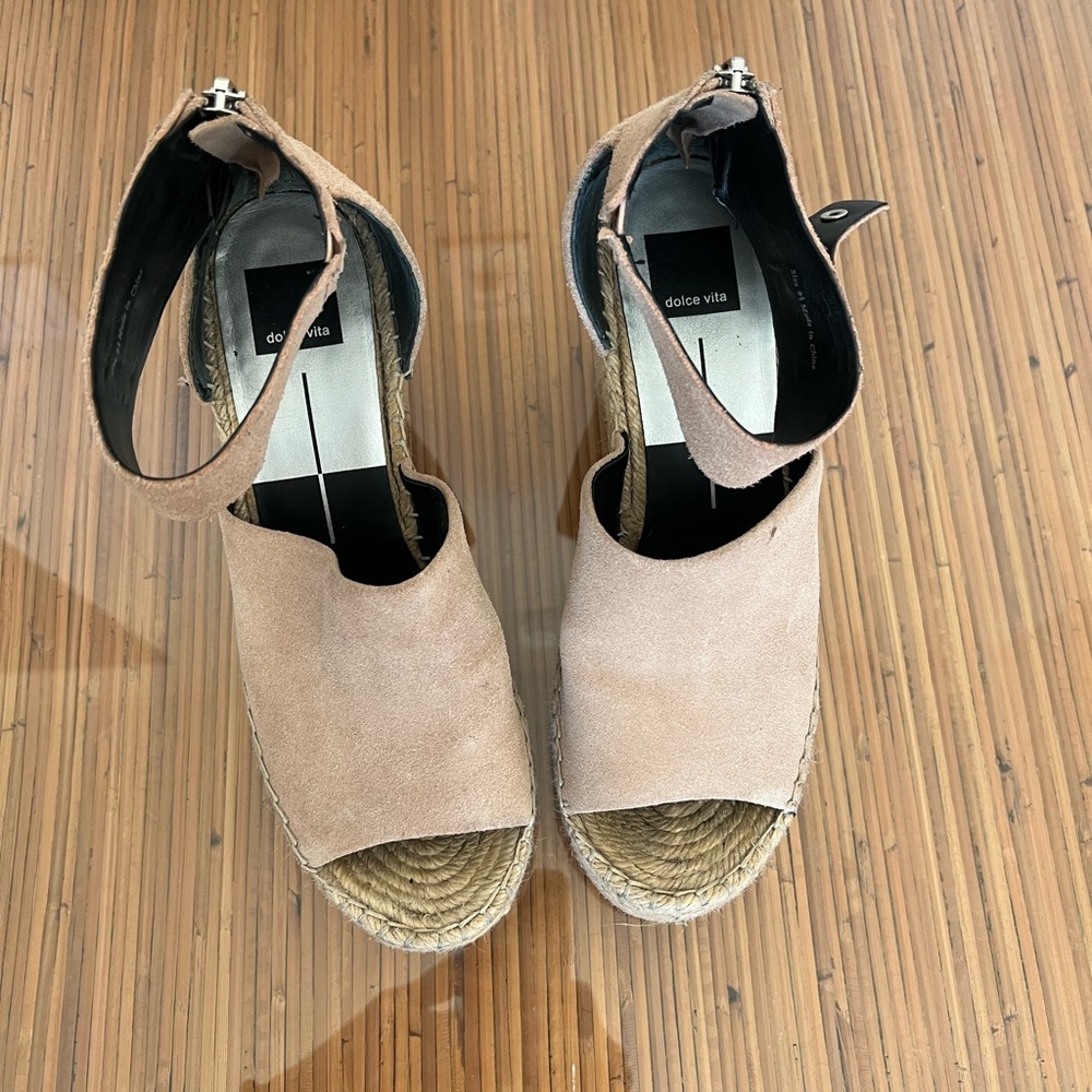 Dolce Vita Women's Beige Espadrille Wedges